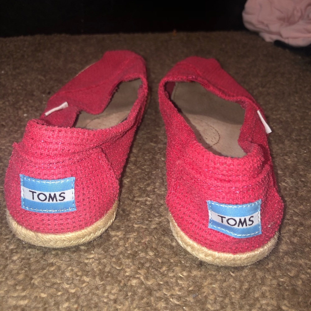Toms red never worn